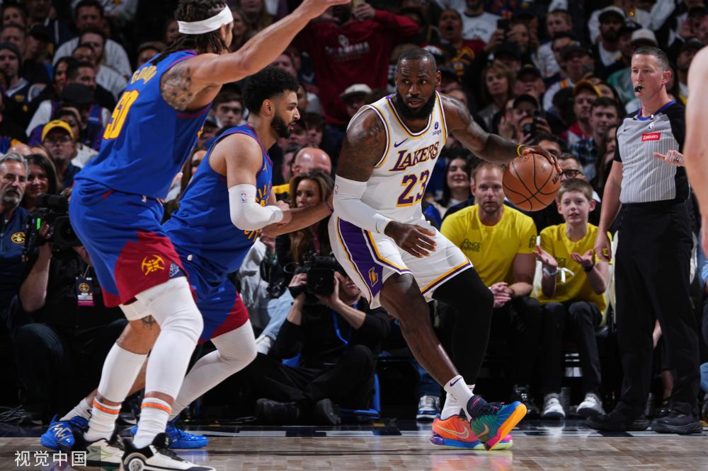 无可撼动的 无可撼动的