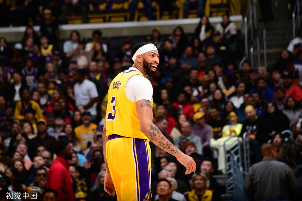 光芒四射 光芒四射